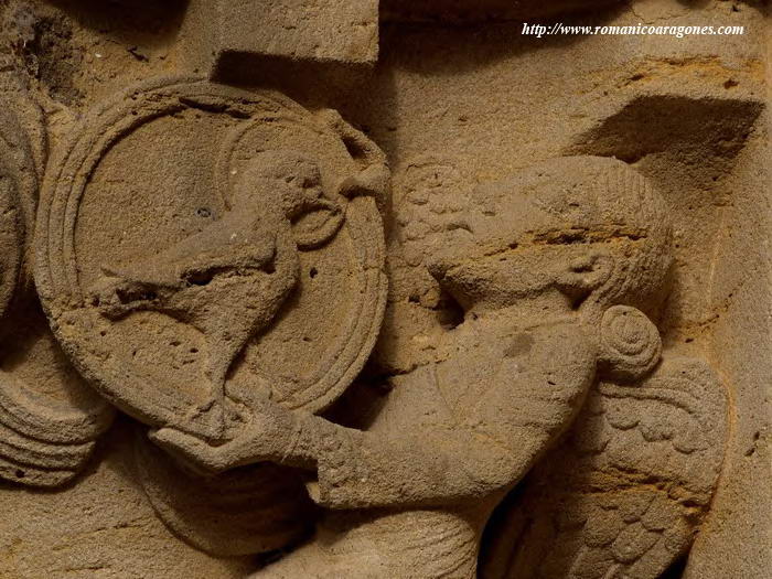CAPITELES DEL LADO NORTE